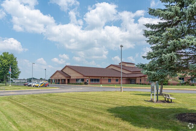 Brookwood Middle School has an average student to teacher ratio of 13 to 1.