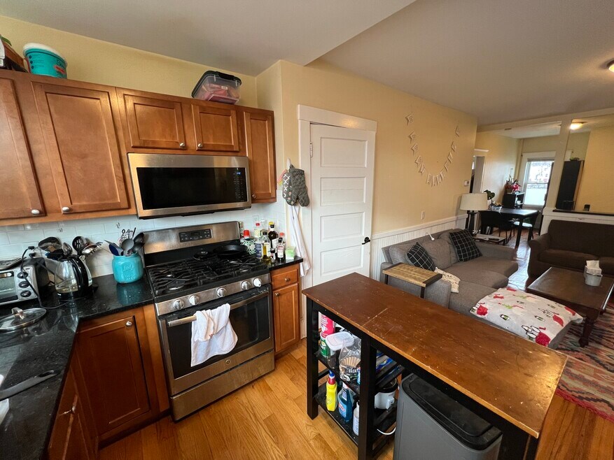 332 Beacon St unit 1, Somerville, MA 02143 - photo 1
