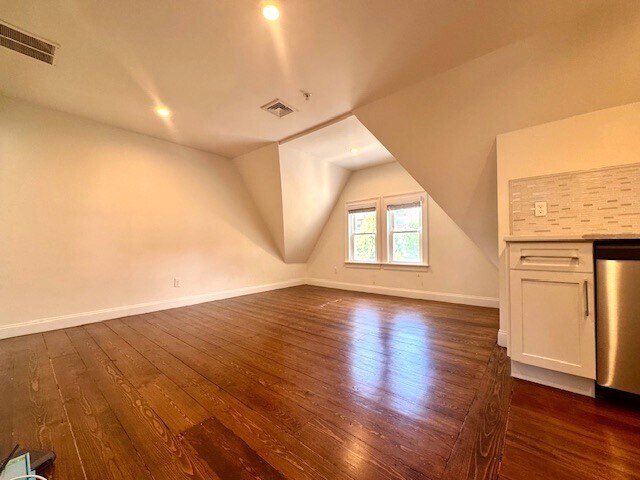 21 Bellevue St unit 3, Waltham, MA 02453 - photo 3