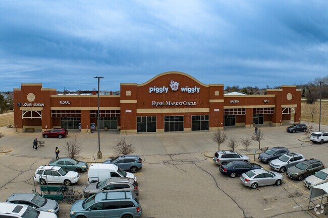 Piggly Wiggly has all of your grocery needs in Villa Capri.