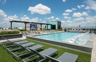 1111 Shepherd Dr, Houston, TX 77007