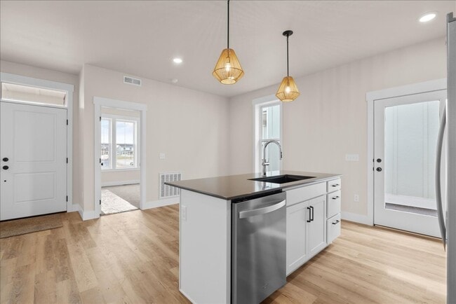 1836 St Peter Ln, Billings, MT 59101 - photo 2