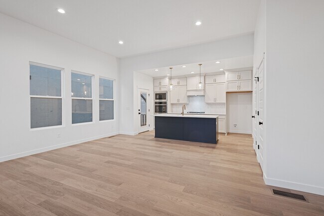 7009 W Lake Ave, South Jordan, UT 84009 - photo 6