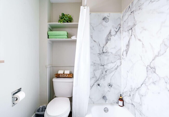 605 Dennison Ave unit ID1265605P, Columbus, OH 43215 - photo 7