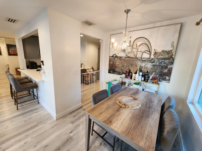 7000 Andasol Ave, Van Nuys, CA 91406 - photo 3