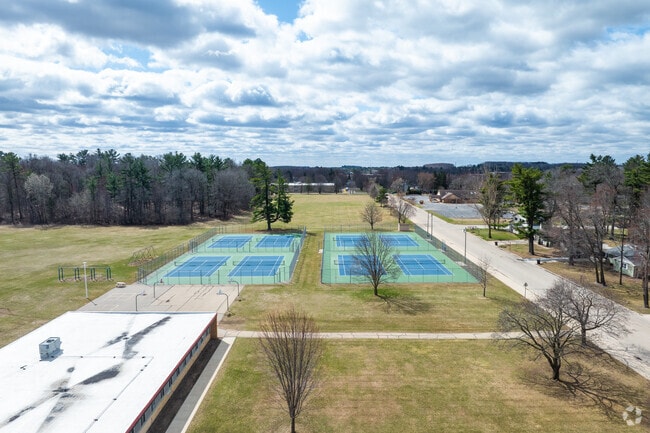 Shawano Community Middle School has 485 students in grades 6-8 with a Niche score of C.