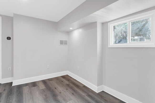 1050 Tilden St NW unit C, Atlanta, GA 30318 - photo 6