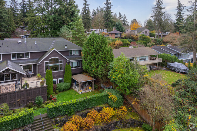 Groveland features New Traditional and contemporary homes from the 1970s.