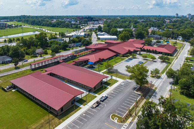 Carver-Lyon Elementary School is a quick commute Columbia.