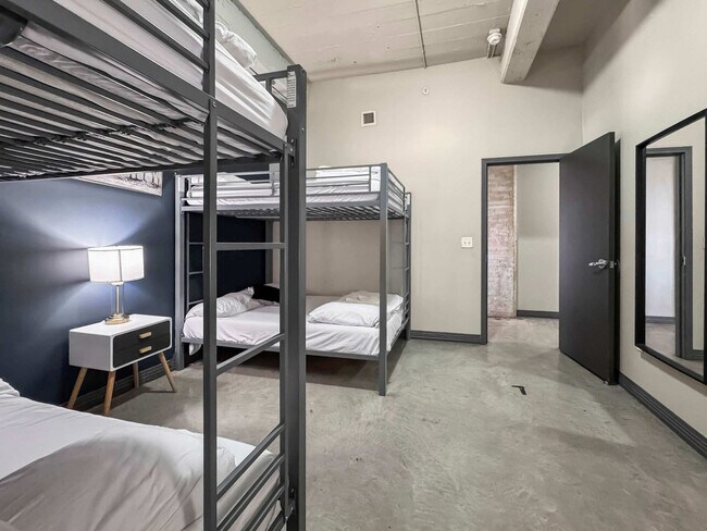 555 Evergreen St unit ID1324864P, Dallas, TX 75201 - photo 7