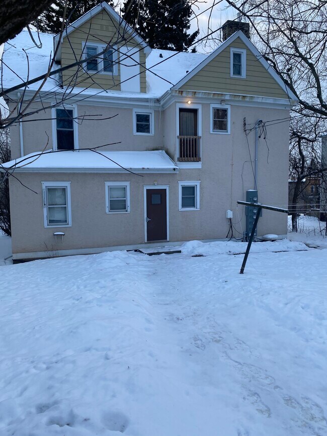 1227 E 3rd St unit c, Duluth, MN 55805 - photo 3