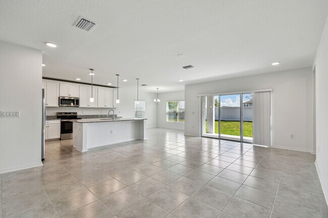 8424 Kathleen St unit 38305425, Lakeland, FL 33810 - photo 5