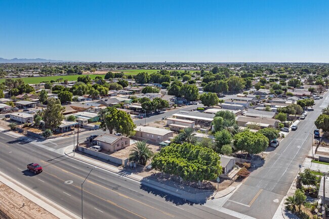 Donovan Estates, AZ is an older quiet neighborhood close to popular shopping streets.