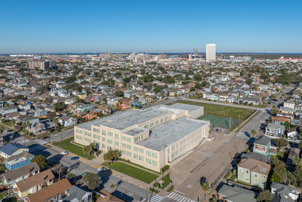 Austin Middle School, Galveston TX Rankings & Reviews - Homes.com