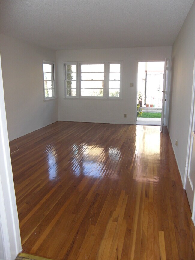 11368 Washington Place unit A, Los Angeles, CA 90066 - photo 2