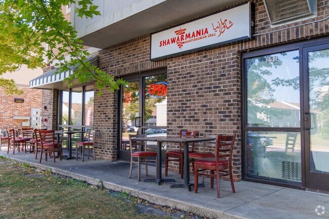 Jaycee Park residents craving Mediterranean food can head to Shawarmania for great cuisine.