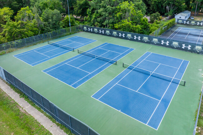 Students can sign up for tennis at F.W. Buchholz High School.
