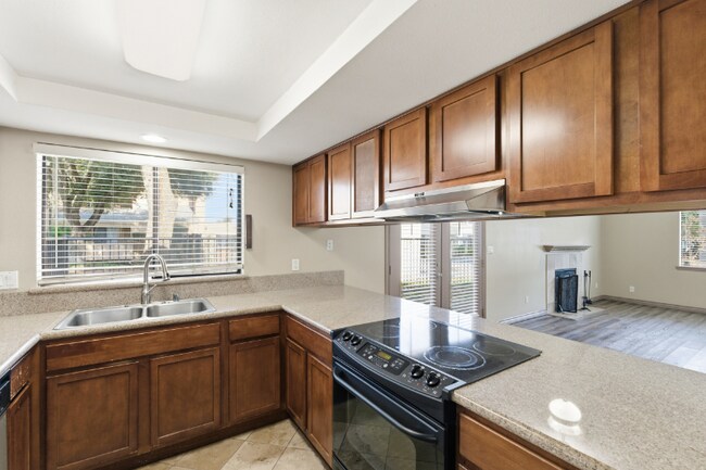 7675 N First St unit 109, Fresno, CA 93720 - photo 5