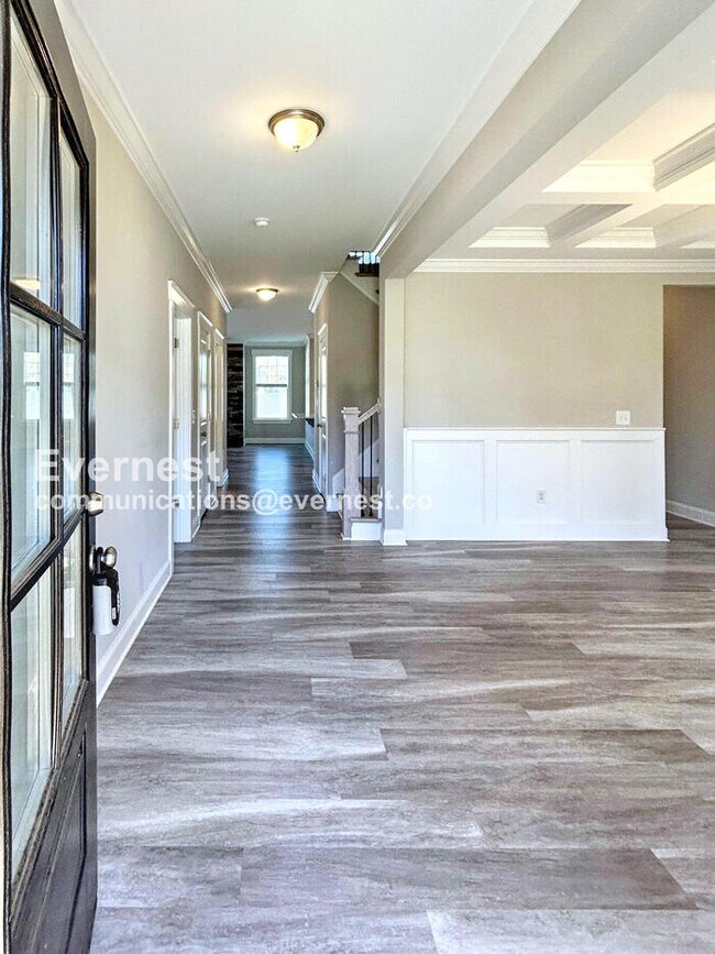 248 Pilot Bluff Dr, King, NC 27021 - photo 2