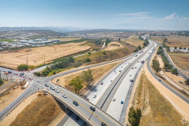 Fairway Canyon locals have easy access to the I-10 Freeway.