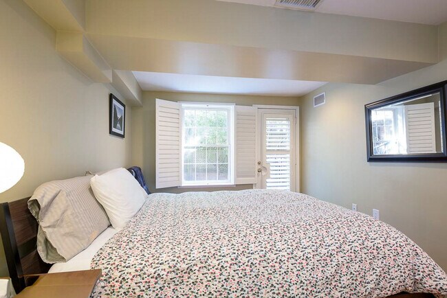 1001 New Hampshire Ave NW unit ID427P, Washington, DC 20037 - photo 6