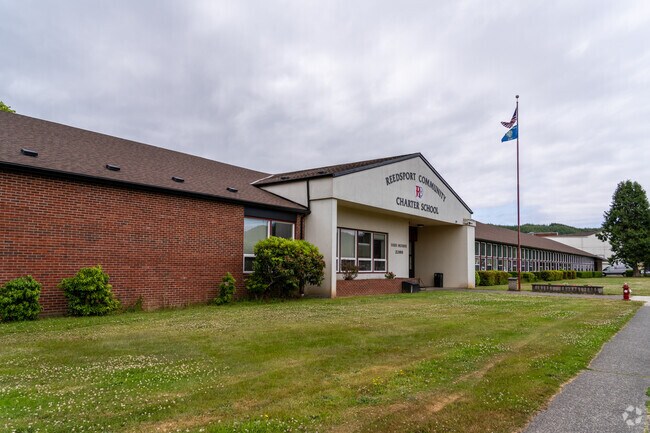 Reedsport Community Charter School serves the community of Reedsport in Oregon.