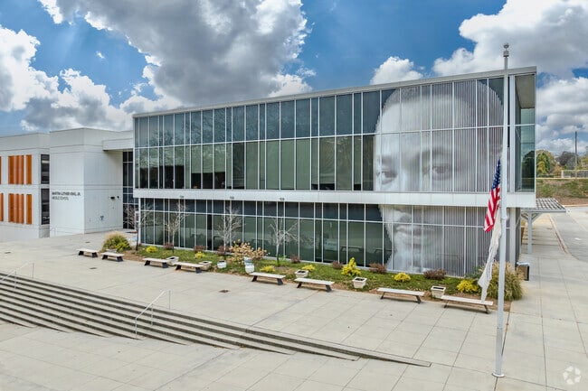 King Middle School has a student to teacher ratio of 13 to 1.