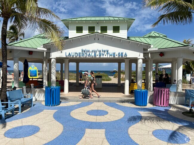 Bring your family to a day on the beach in Lauderdale-by-the-Sea.