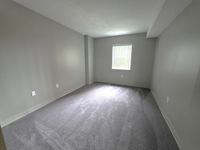 15 S Point Dr unit 207, Boston, MA 02125 - photo 4