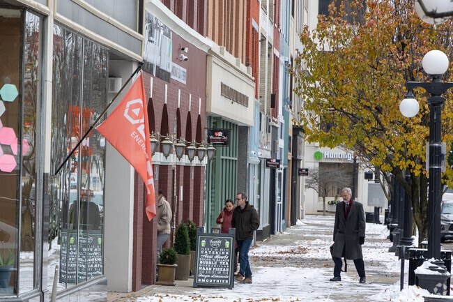 Historic Perkins neighborhood in Warren bustling with shoppers on a brisk day.