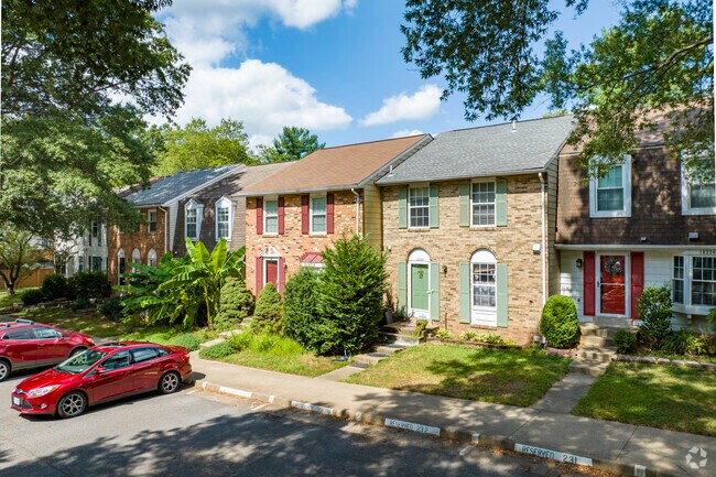Pockets of townhomes invite those starting families to the Burke Centre neighborhood.
