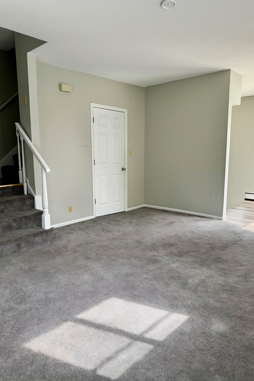 1921 E 33rd St, Des Moines, IA 50317 - photo 1