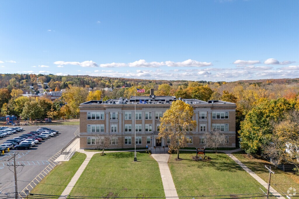 Attica Elementary School has an overall B- grade on Niche.