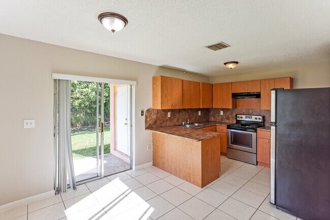 16960 SW 104th Ave, Miami, FL 33157 - photo 5