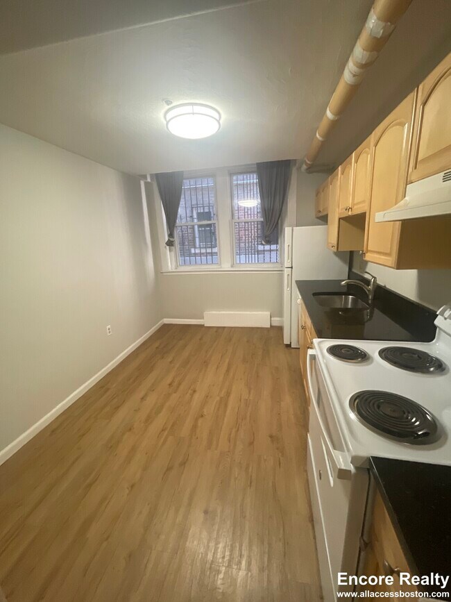 38 Hemenway St unit 57, Boston, MA 02115 - photo 4