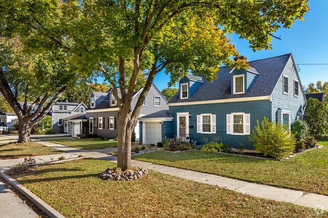 Astor East River has plenty of cape cod homes to choose from.