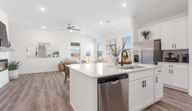 1011 Sagely St, Prairie Grove, AR 72753 - photo 4