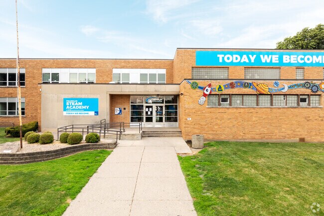 Franklin STEAM Academy is a public school located in the Dobbins Downs area in Champaign, IL.