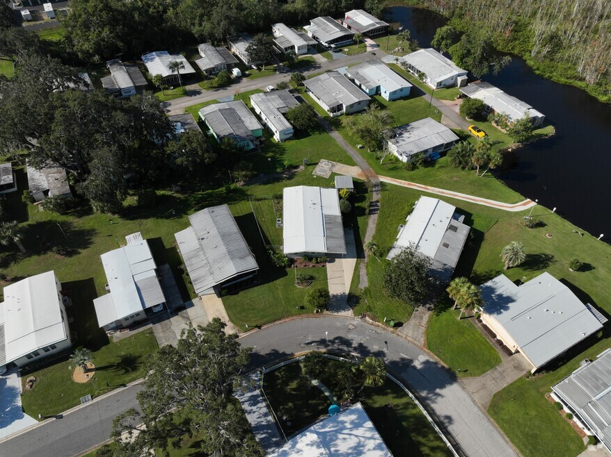 2621 Carpenter Place, Leesburg, FL 34748 - photo 2