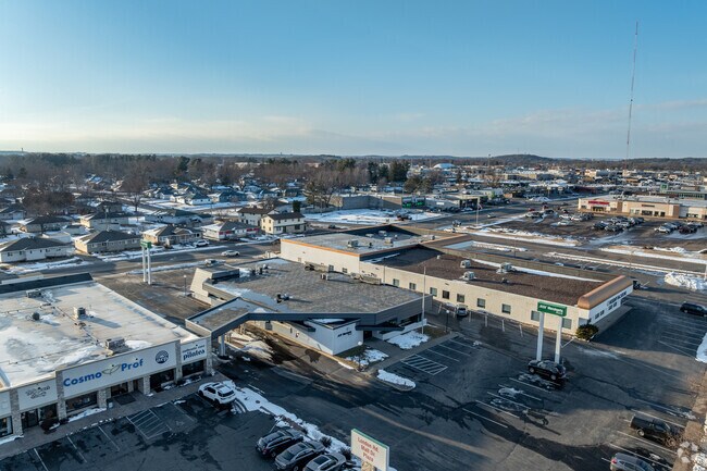 Regis Catholic Schools has a 16 to 1 student-teacher ratio.