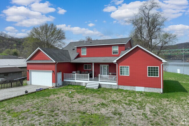 New build ranch style houses are being built through out Cheylan drawing interest.