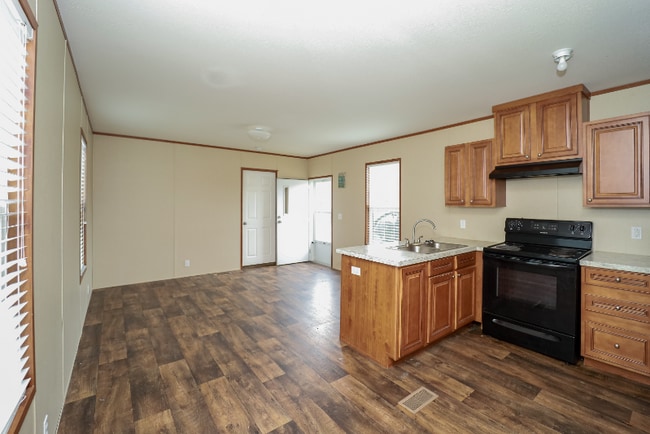 2764 Tx-327, Silsbee, TX 77656 - photo 2