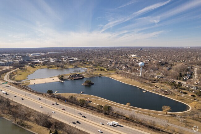 Twin Lakes derives its name from the relationship of Doughnut Lake and Lake Irene.