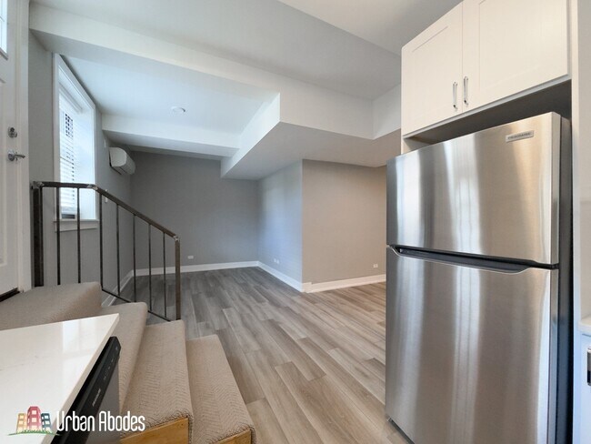 3941 N Janssen Ave unit A04C, Chicago, IL 60613 - photo 5