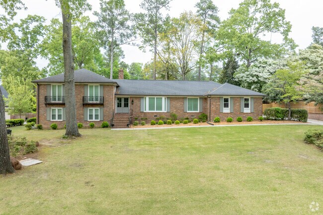 Split-level homes make good sense to work with the hills found at Lake Aumond neighborhood.