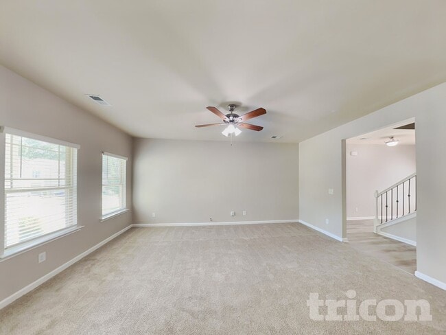 207 Stillwood Dr, Newnan, GA 30265 - photo 2