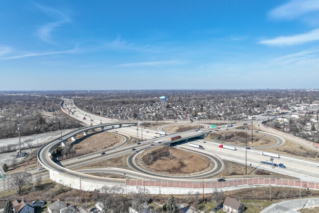 Munster is 30 miles from Chicago making it a great place to live for those who commute to work.