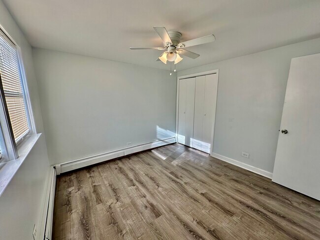 37 W Conti Pkwy unit 1, Elmwood Park, IL 60707 - photo 7