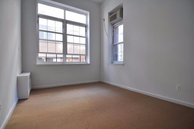 The South Star unit 10-12, New York, NY 10038 - photo 2