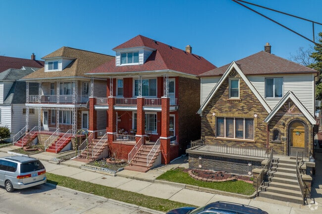 American Foursquares and Tudor Revivals are seen in Hamtramck.